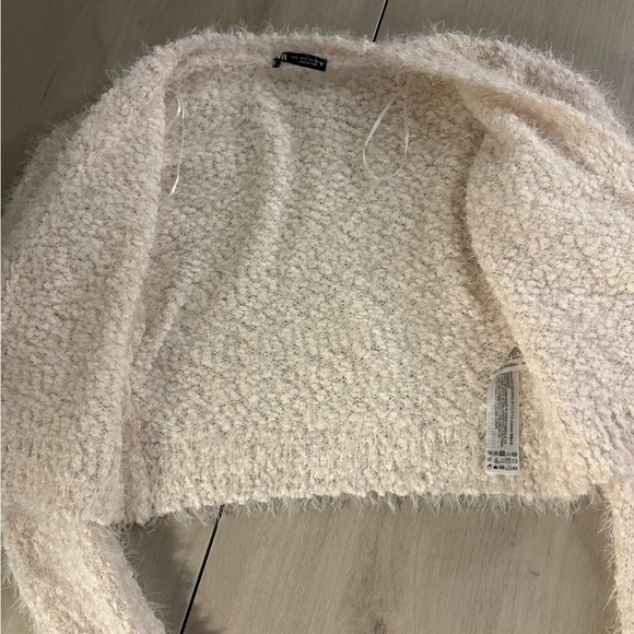 Zara Cream Textured Knit Sweater - Picture 2 of 6